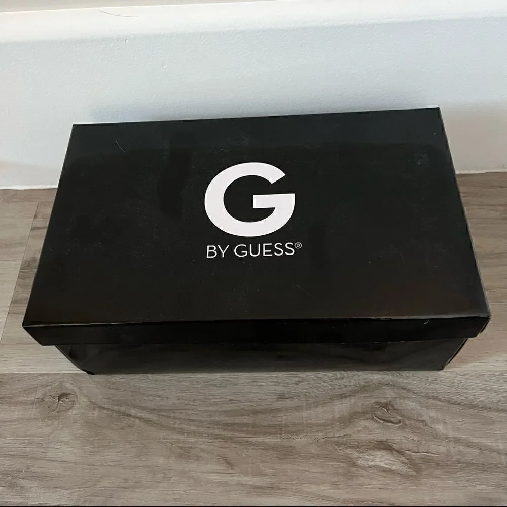 NWT G by Guess Deers black jeweled BLING sandals size 11 & 10. Glitter upper